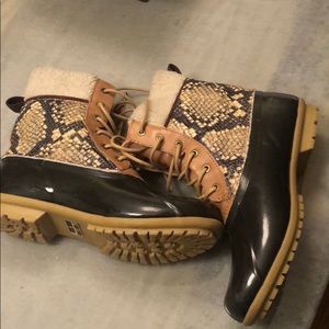 Sam Edelman Caldwell snakeskin rain boots SZ 9